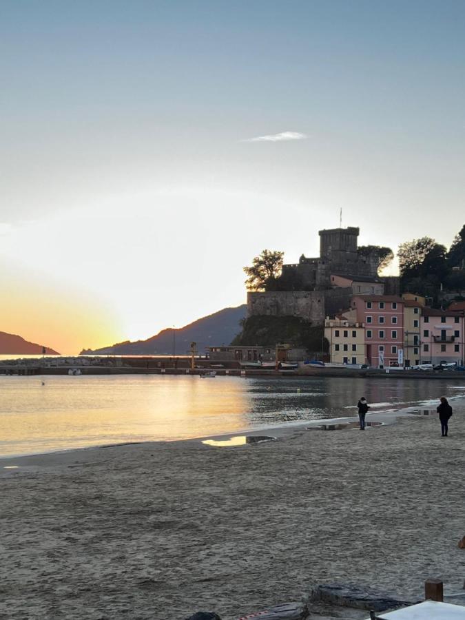 La Torretta A San Terenzo Otel Lerici Dış mekan fotoğraf